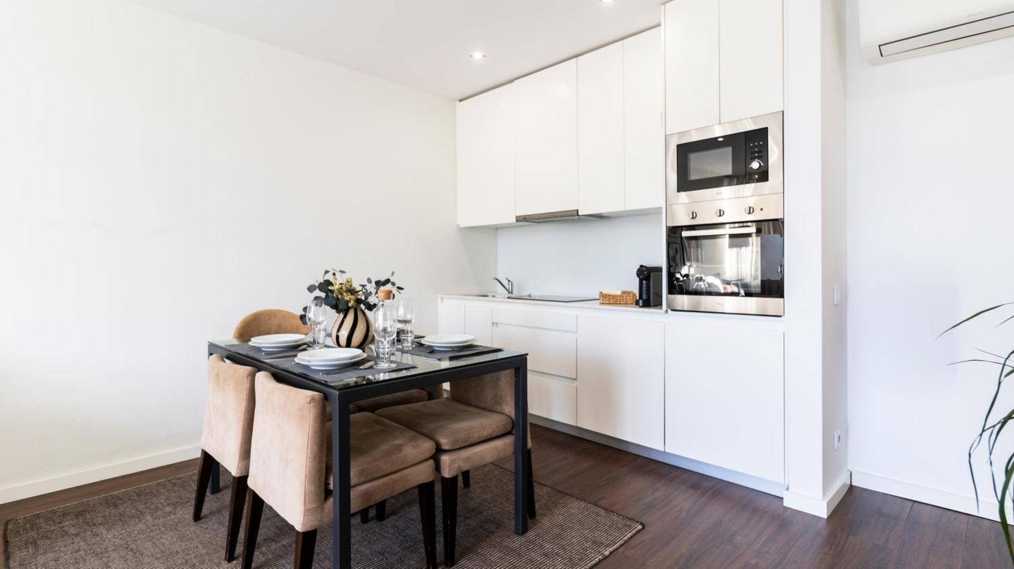 Apartment 2br Wonder In The Center By Lovelystay Porto